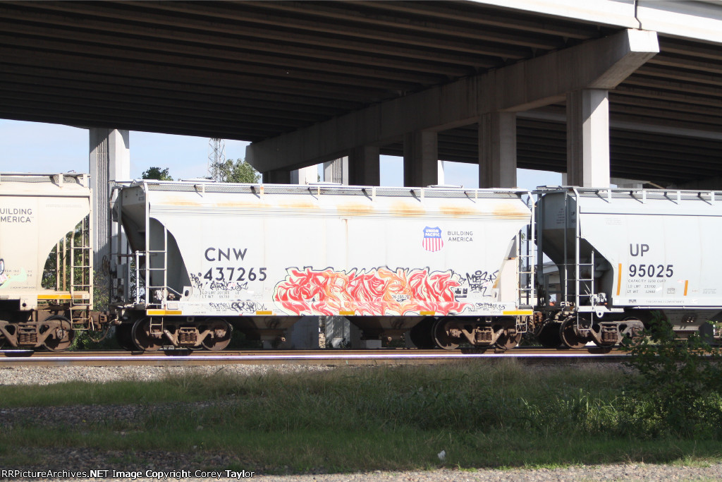 CNW 437265